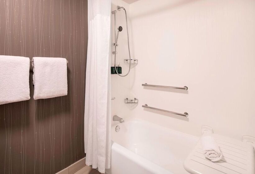 هتل Courtyard By Marriott Denver Airport
