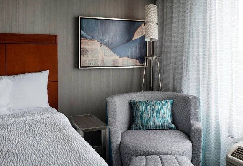 هتل Courtyard By Marriott Denver Airport