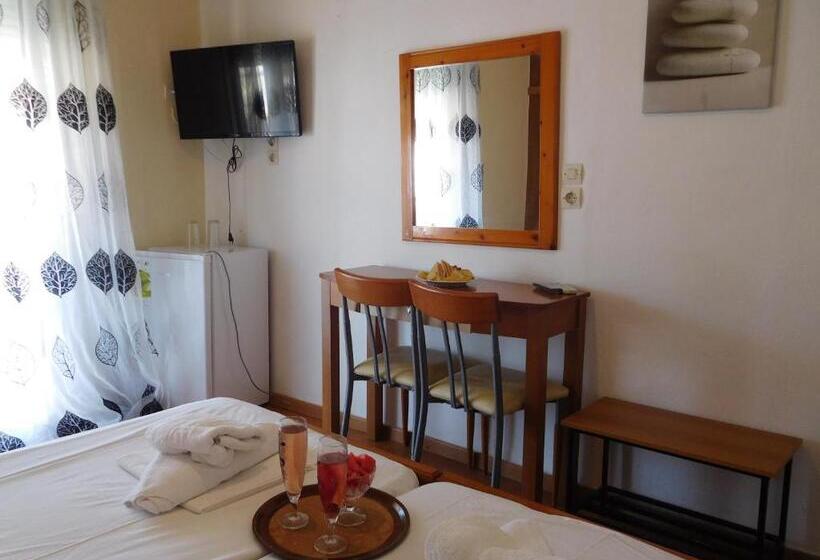 בית מלון כפרי Efstratios