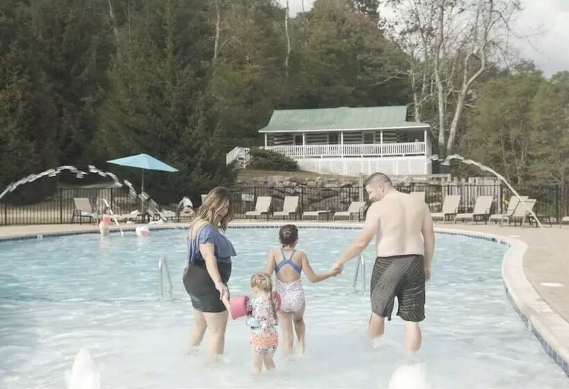 호텔 Mountain Lake Lodge