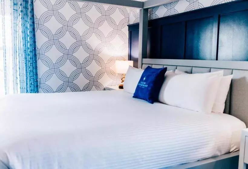 Salem Waterfront Hotel & Suites