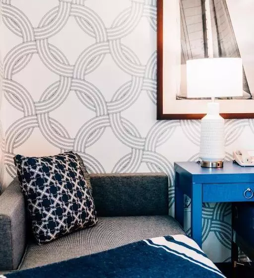 Salem Waterfront Hotel & Suites