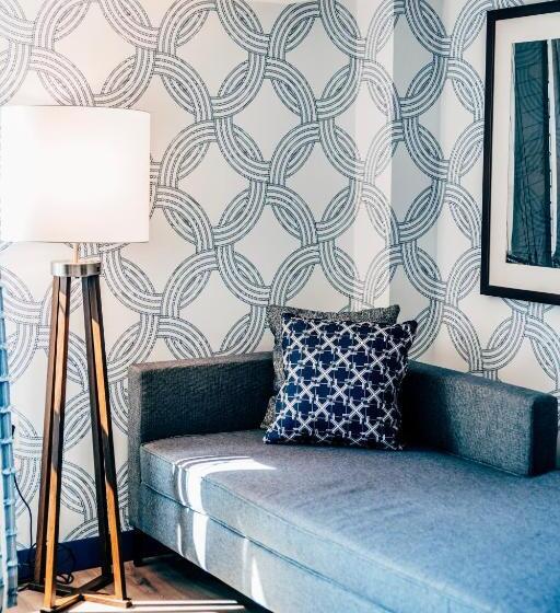 Salem Waterfront Hotel & Suites