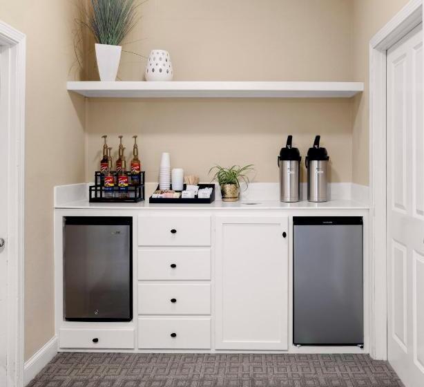 فندق The Boathouse