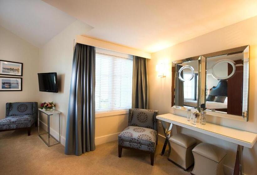 فندق The Boathouse