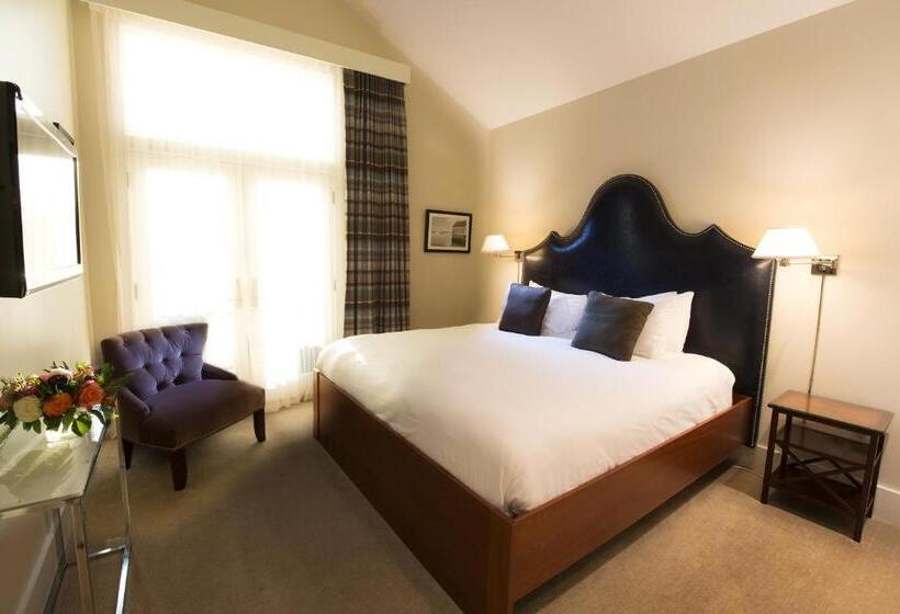 فندق The Boathouse