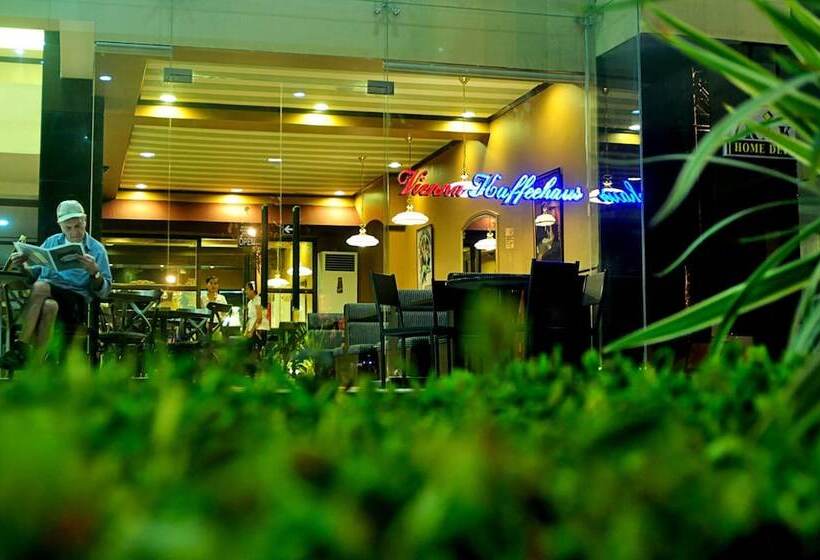 The Orchard Cebu Hotel & Suites