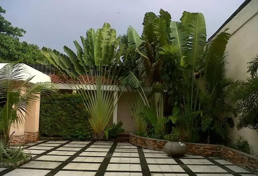 The Orchard Cebu Hotel & Suites