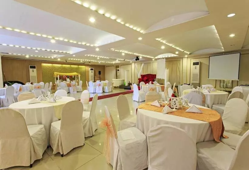 The Orchard Cebu Hotel & Suites