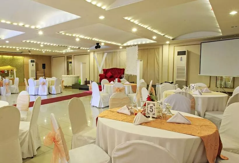 The Orchard Cebu Hotel & Suites