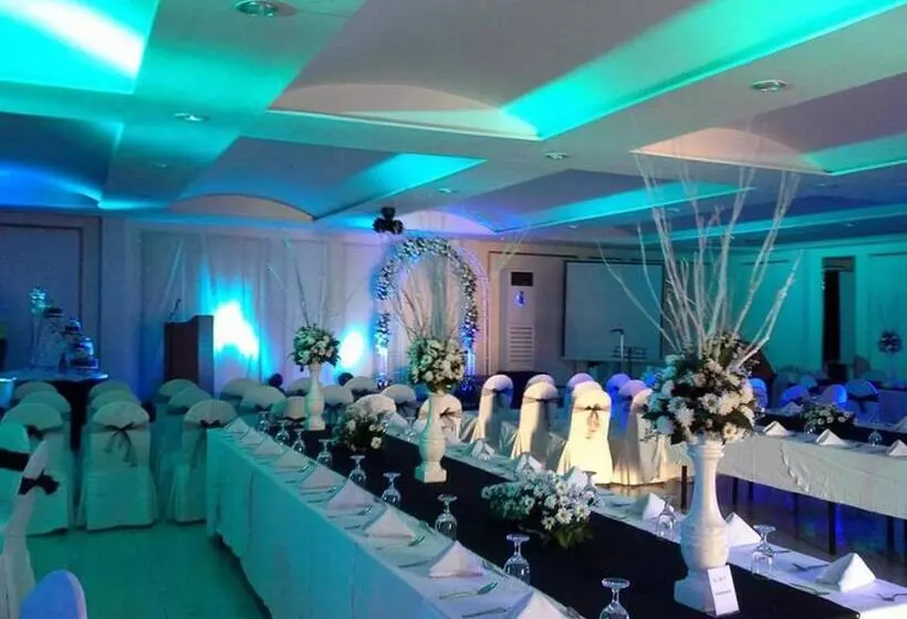 The Orchard Cebu Hotel & Suites