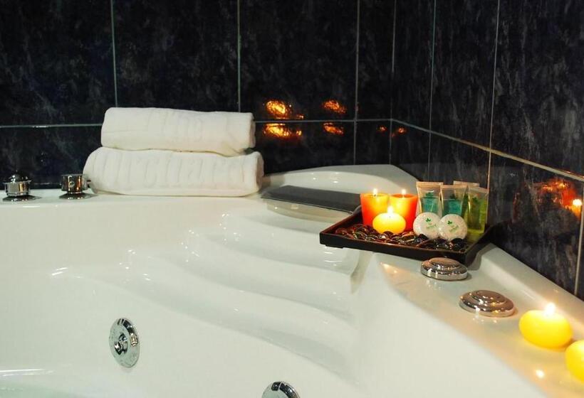 The Orchard Cebu Hotel & Suites