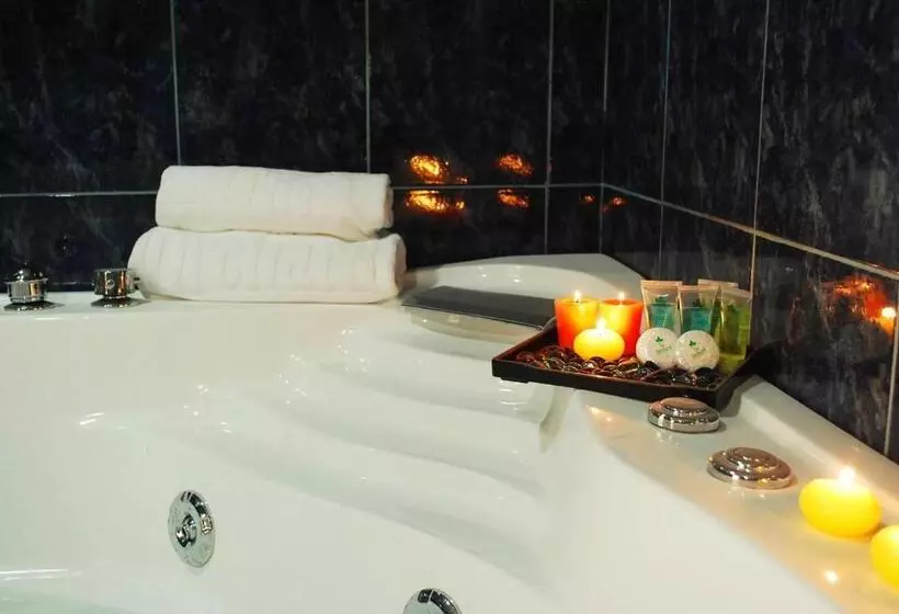 The Orchard Cebu Hotel & Suites