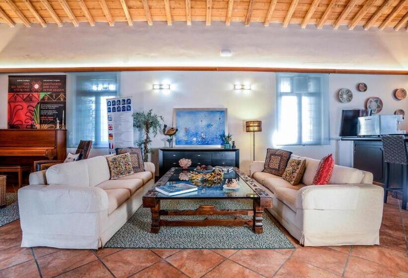 فندق Varos Village Boutique