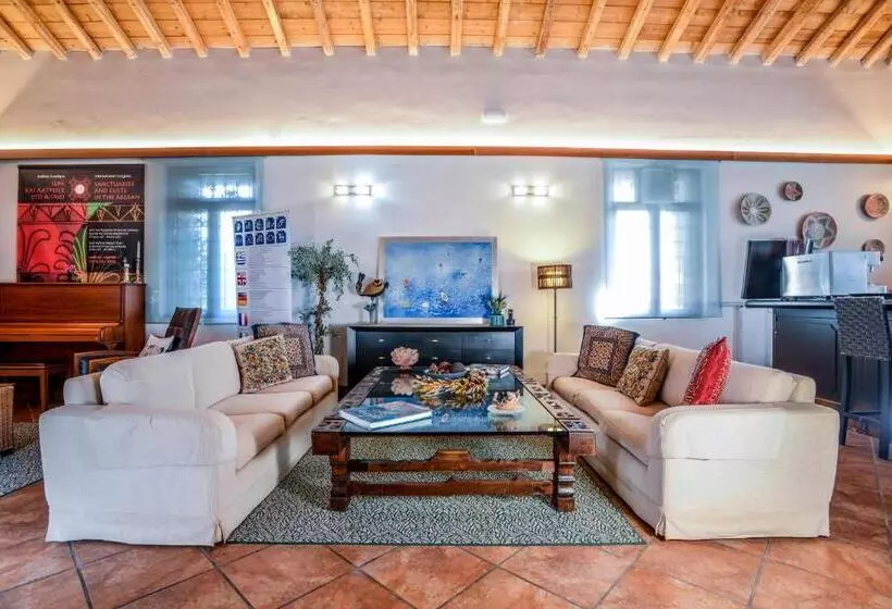 فندق Varos Village Boutique