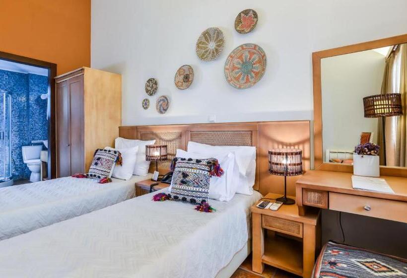 فندق Varos Village Boutique