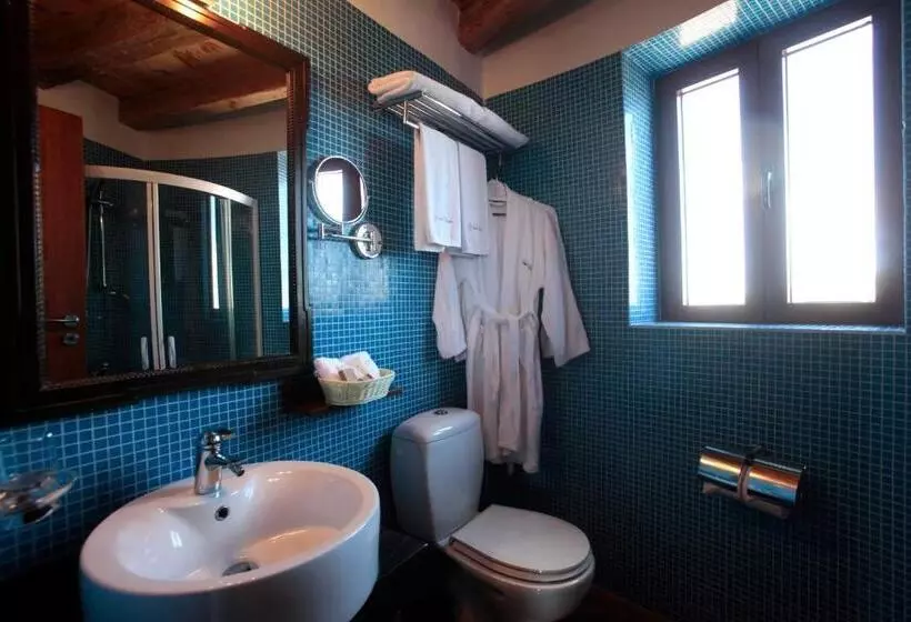 فندق Varos Village Boutique