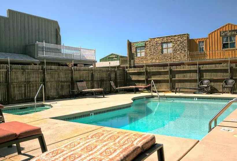 Отель Tombstone Monument Guest Ranch