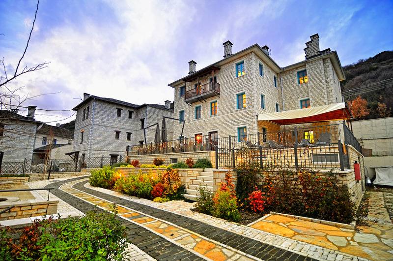 Отель Zagori Suites