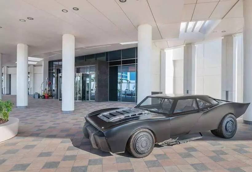 هتل The Wb Abu Dhabi, Curio Collection By Hilton
