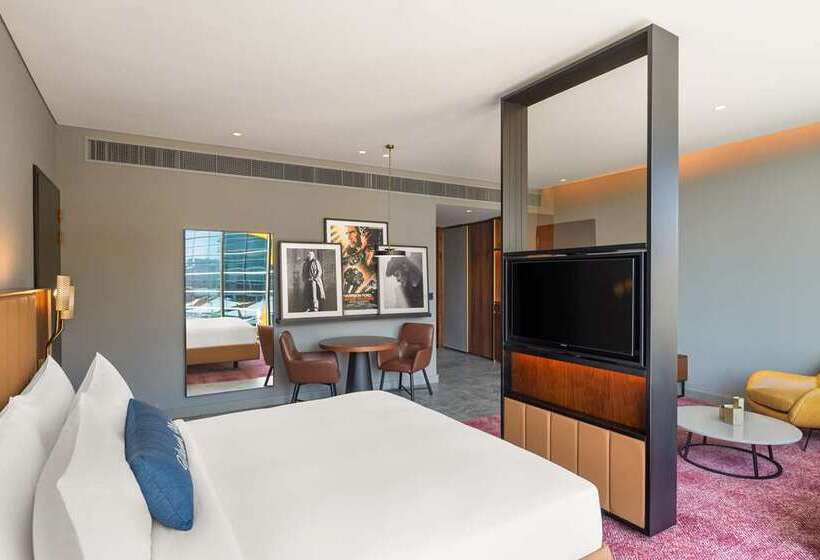 Hotel The Wb Abu Dhabi, Curio Collection By Hilton