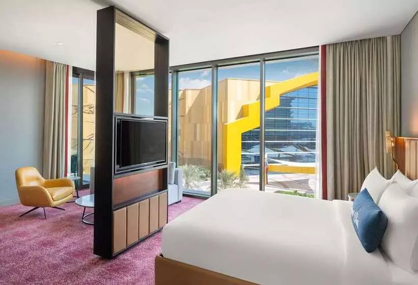 هتل The Wb Abu Dhabi, Curio Collection By Hilton