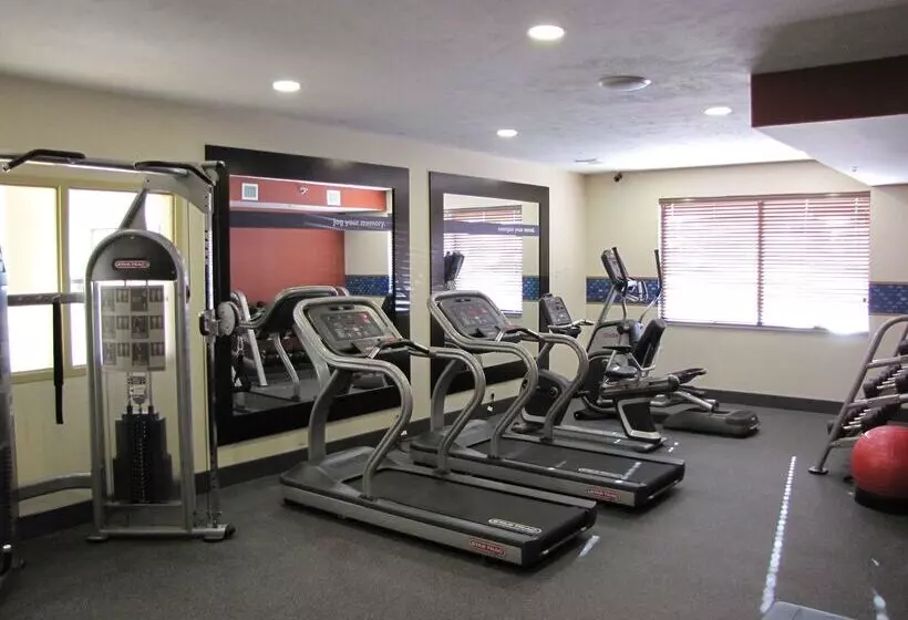 Hampton Inn & Suites Jamestown, Nd