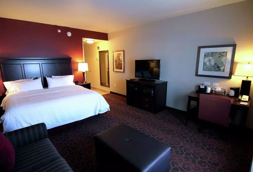 Hampton Inn & Suites Grand Forks