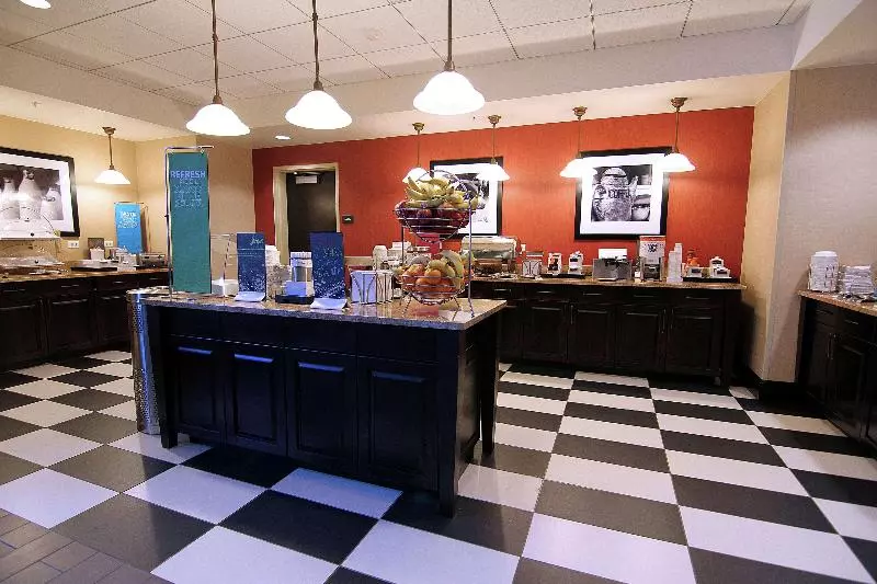 Hampton Inn & Suites Grand Forks