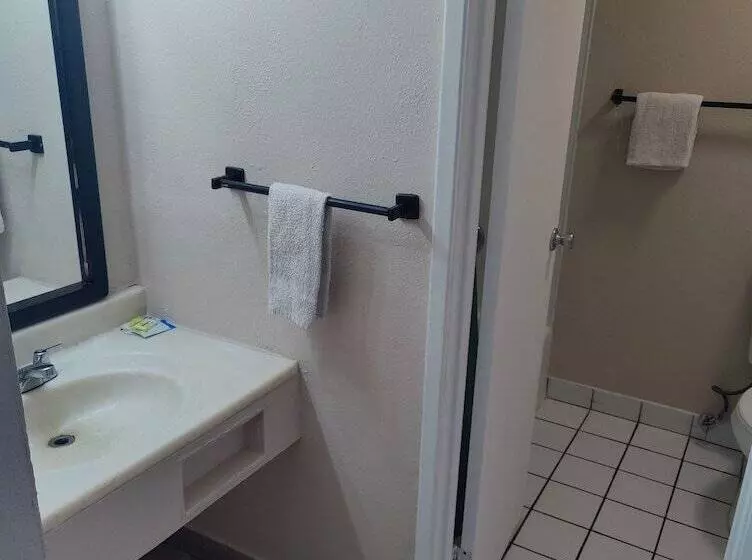 בית מלון כפרי Best Inn & Suites