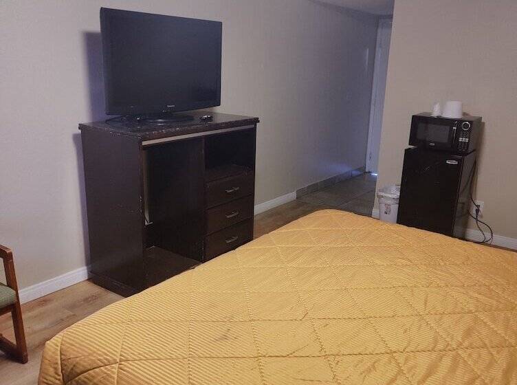 Отель Best Inn & Suites