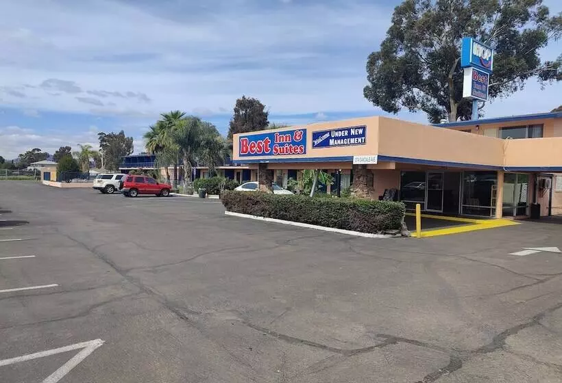 בית מלון כפרי Best Inn & Suites