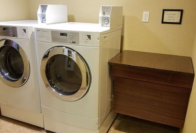 Oshkosh Marriott Waterfront Hotel & Convention Center