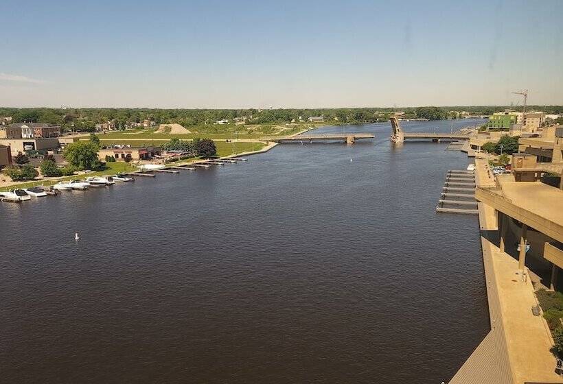 Oshkosh Marriott Waterfront Hotel & Convention Center