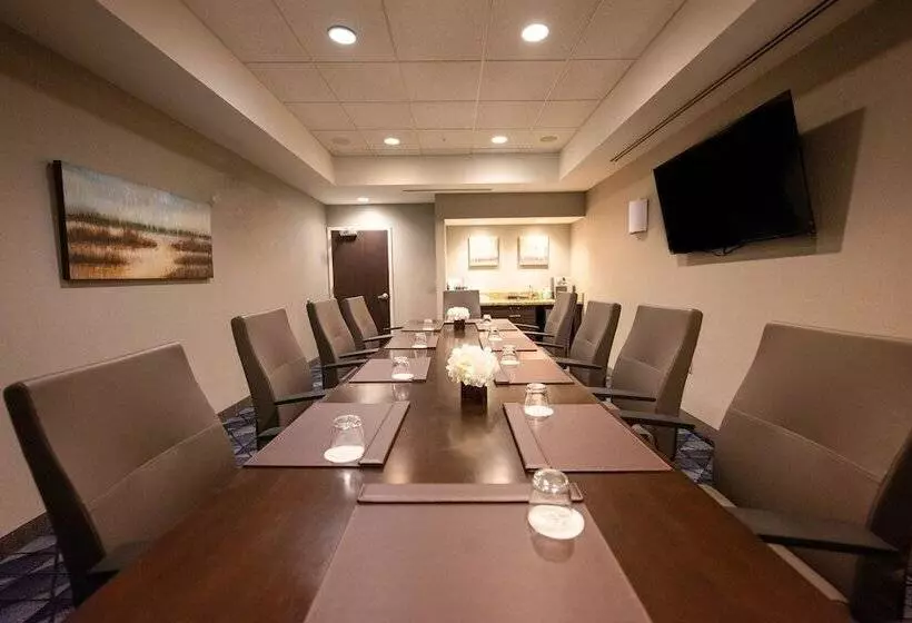 Отель Courtyard By Marriott Philadelphia Springfield