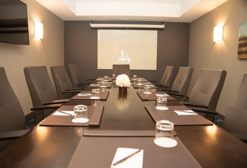 فندق Courtyard By Marriott Philadelphia Springfield