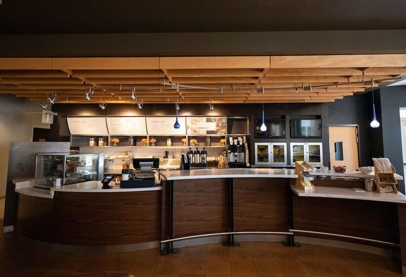 فندق Courtyard By Marriott Philadelphia Springfield