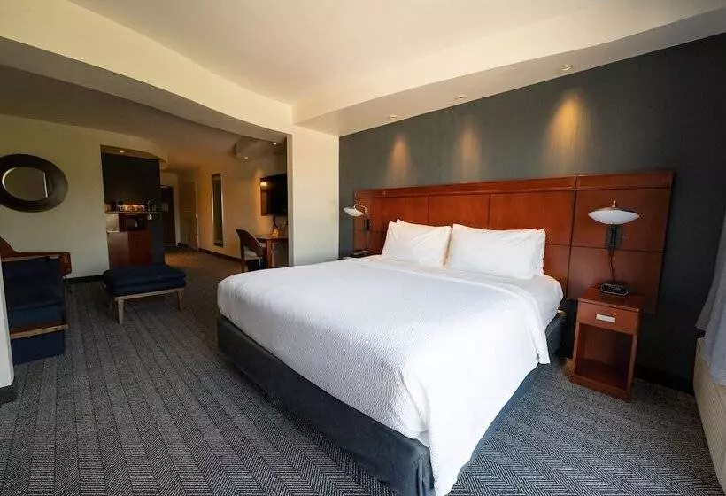 Отель Courtyard By Marriott Philadelphia Springfield