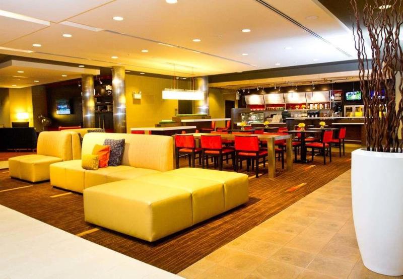 فندق Courtyard By Marriott Philadelphia Springfield
