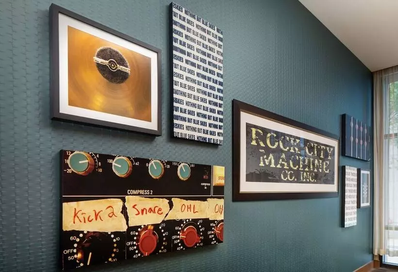 בית מלון כפרי Hyatt Place Nashville Downtown