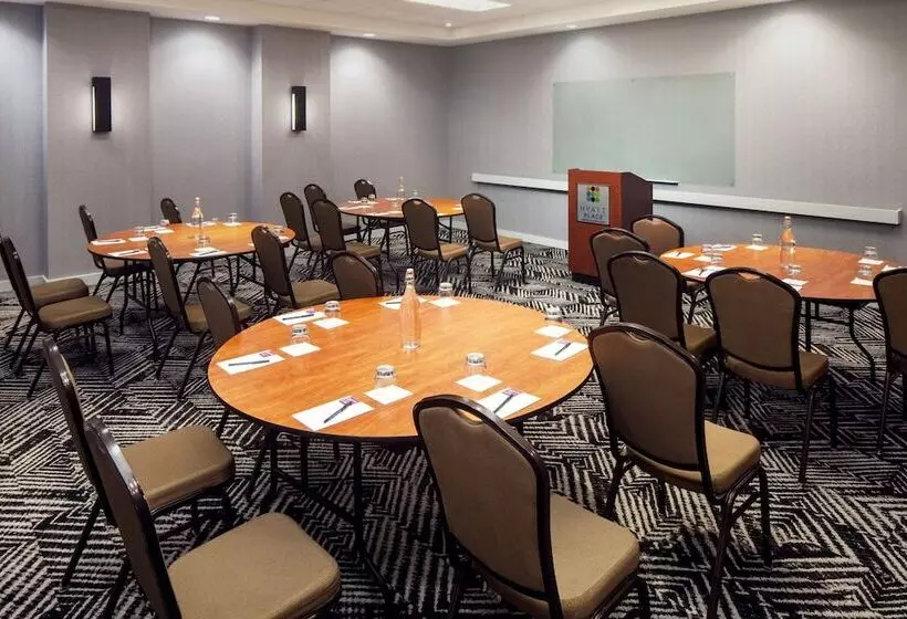 בית מלון כפרי Hyatt Place Nashville Downtown