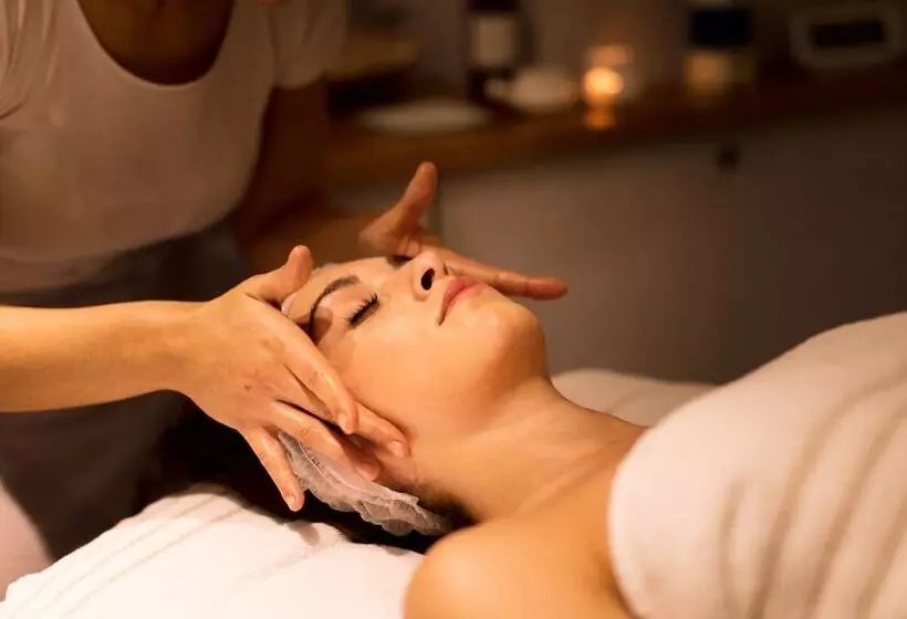 בית מלון כפרי Laqua By The Sea