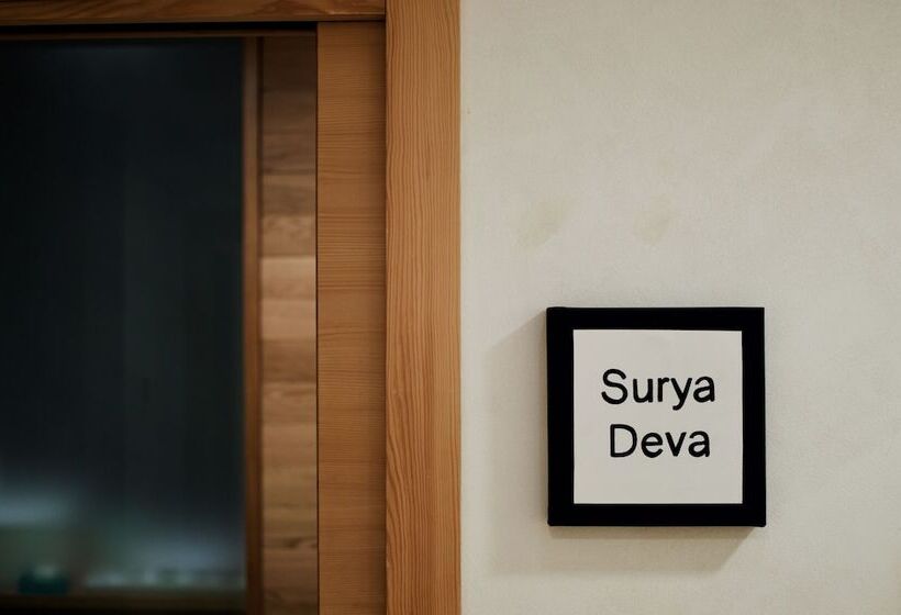 Отель Laqua By The Sea