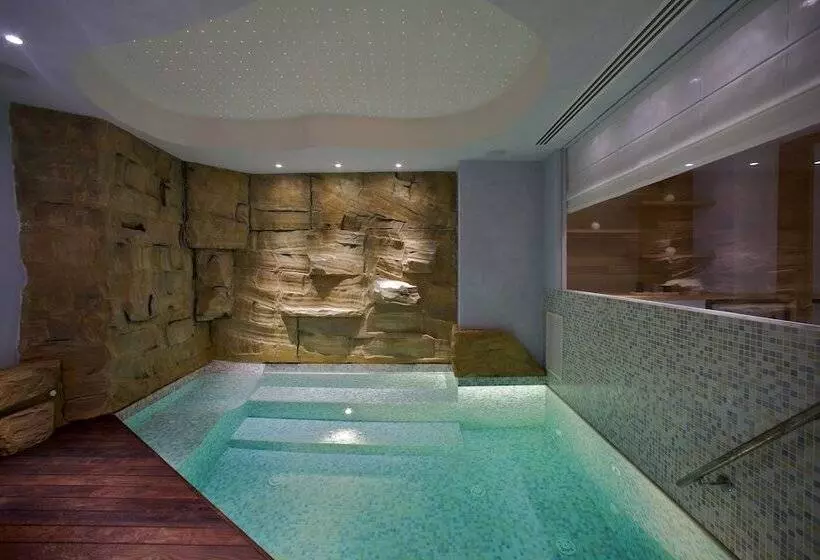 בית מלון כפרי Laqua By The Sea