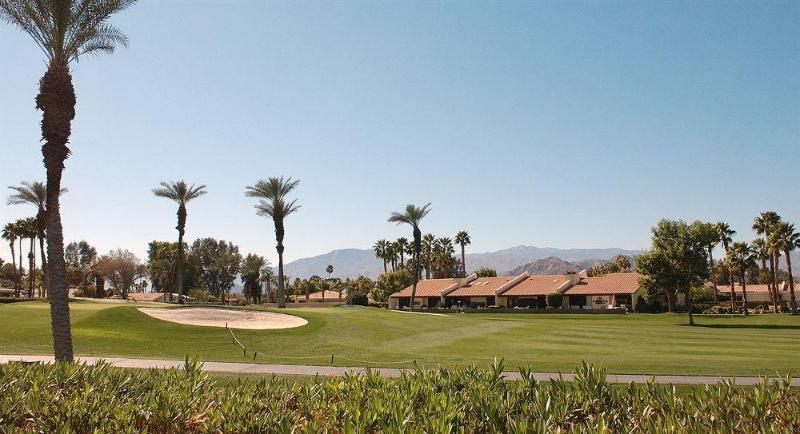 Отель The Dunes Club