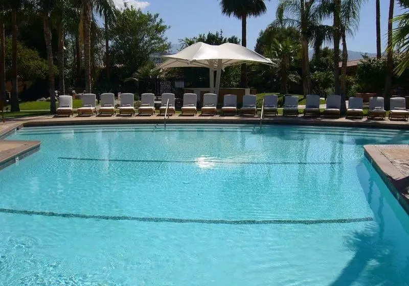 Отель The Dunes Club