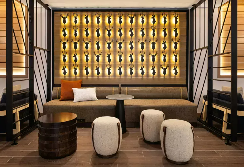 Oshkosh Marriott Waterfront Hotel & Convention Center