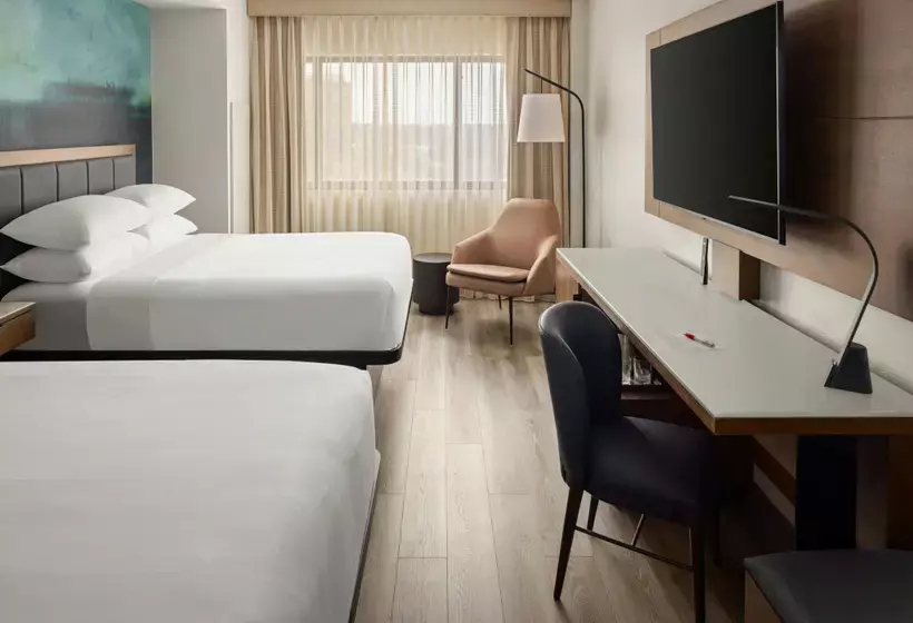 Oshkosh Marriott Waterfront Hotel & Convention Center