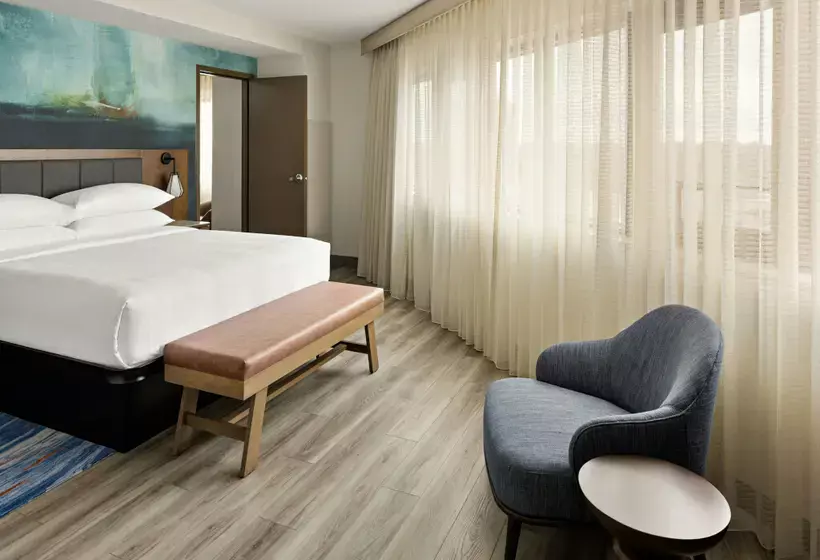 Oshkosh Marriott Waterfront Hotel & Convention Center