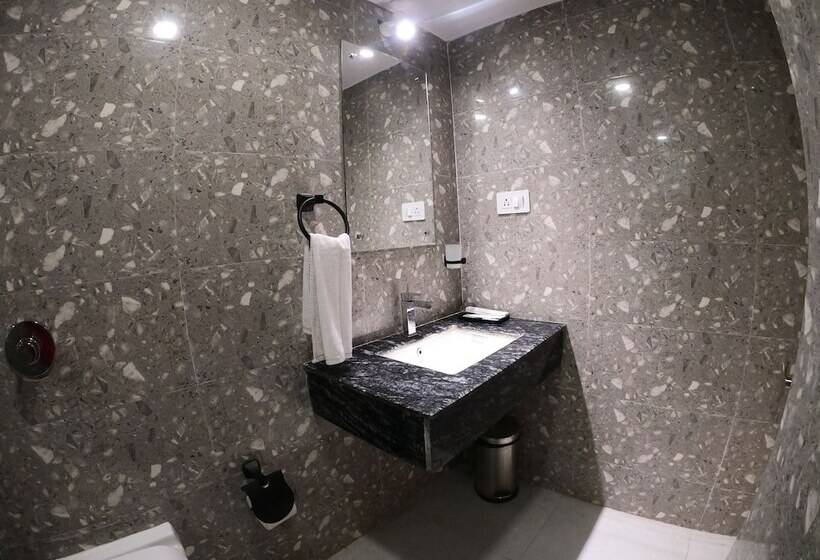 The Panash Hotel & Banquets